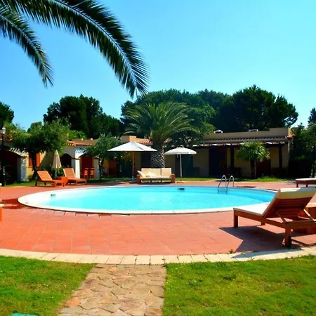 Club Hotel